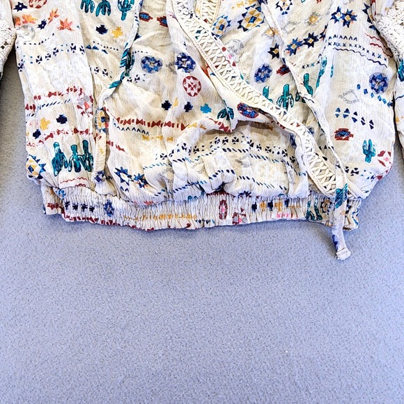 American Rag Cie Boho Cactus Print Cold Shoulder Bell Sleeve Crop Top Womens M - Picture 6 of 14